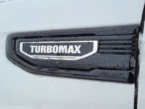 New 2026 GMC Sierra 1500 Elevation image 6