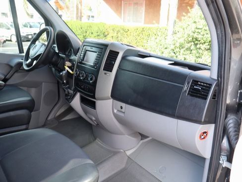 Used 2018 Mercedes-Benz Sprinter 2500 image 36