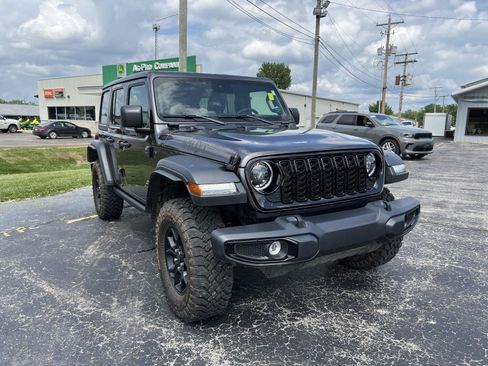 Used 2025 Jeep Wrangler Unlimited Sport AWD/4WD image 7
