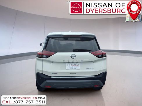 Used 2023 Nissan Rogue SV image 4