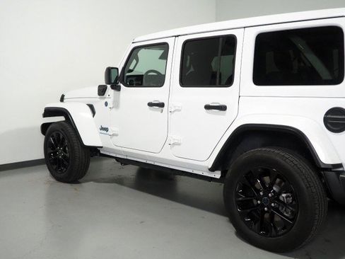 Used 2025 Jeep Wrangler Sahara 4xe w/ Safety Group AWD/4WD image 50