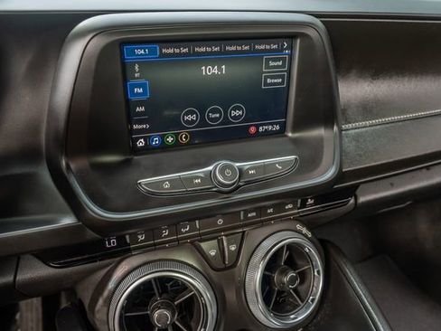 Used 2020 Chevrolet Camaro LT image 27