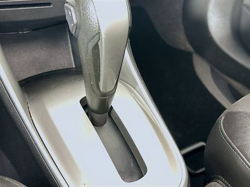 Used 2016 Chevrolet Trax LT w/ LT Sun and Sound Package image 17