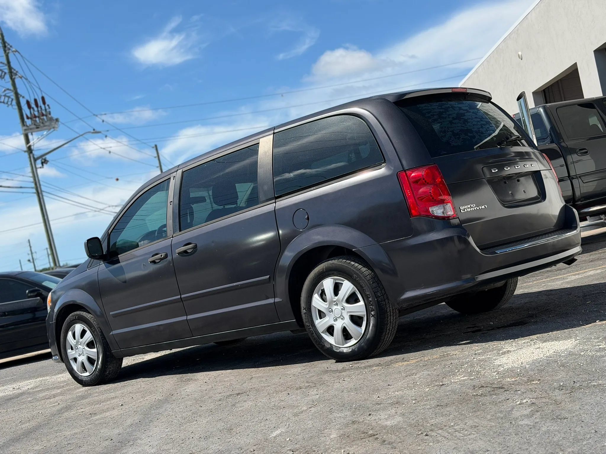 Used 2015 Dodge Grand Caravan American Value Package FWD image 3