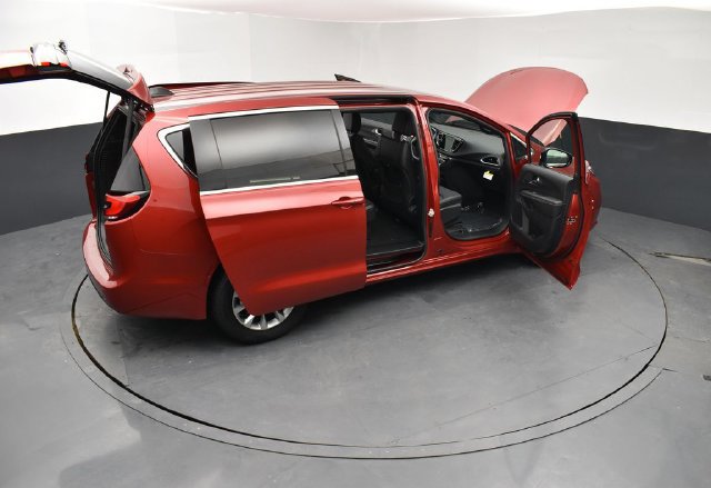 New 2026 Chrysler Pacifica Select AWD/4WD image 30