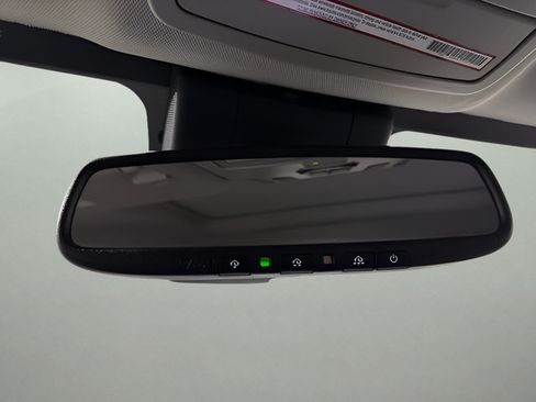 Used 2021 Toyota Sienna XLE FWD image 25