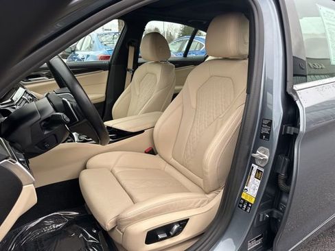 Used 2022 BMW 530i xDrive w/ Convenience Package image 9