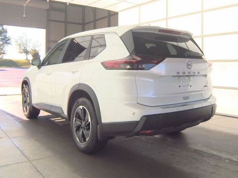 Certified 2026 Nissan Rogue SV w/ Cold Weather Package AWD/4WD image 4