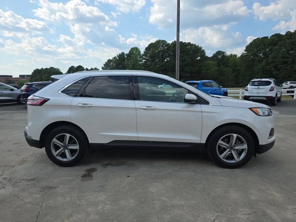 Used 2019 Ford Edge SEL w/ Equipment Group 201A FWD image 9