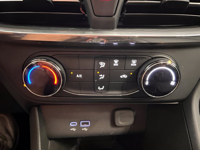 Certified 2025 Buick Encore GX Preferred AWD/4WD image 26