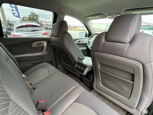 Used 2012 Chevrolet Traverse LS FWD image 11