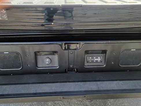 Used 2025 GMC Sierra 1500 Denali Ultimate AWD/4WD image 11