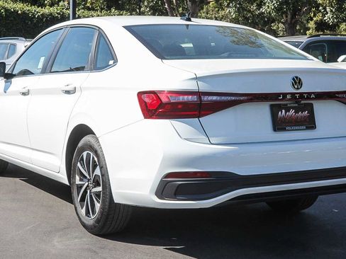 Used 2025 Volkswagen Jetta S image 8