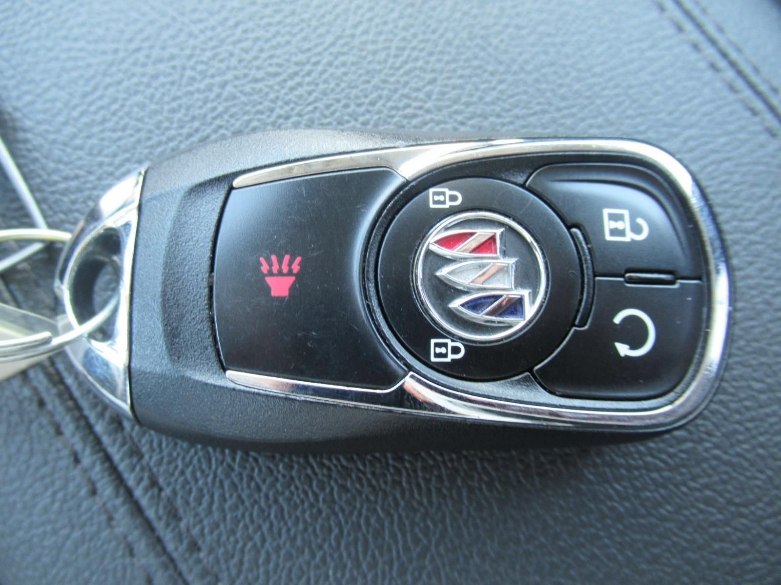 Used 2023 Buick Encore GX Preferred w/ Cold Weather Comfort Package FWD image 32