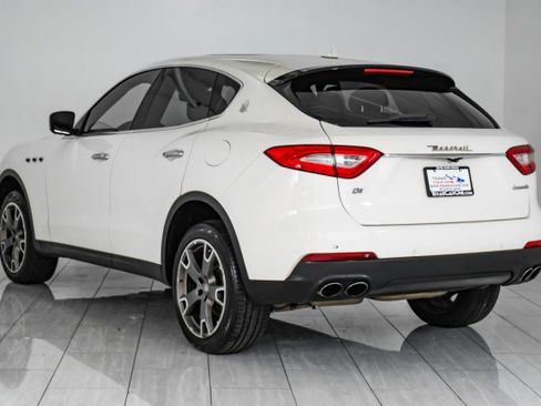 Used 2018 Maserati Levante AWD/4WD image 8