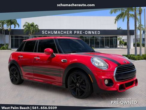 Used 2018 MINI Cooper 4-Door Hardtop FWD image 1