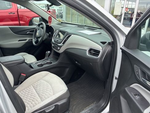 Used 2019 Chevrolet Equinox LS image 9