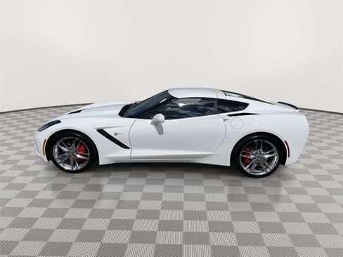 Used 2018 Chevrolet Corvette Stingray Coupe w/ Battery Protection Package RWD image 5
