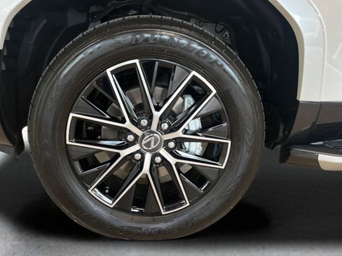 New 2026 Lexus GX 550 AWD/4WD image 11