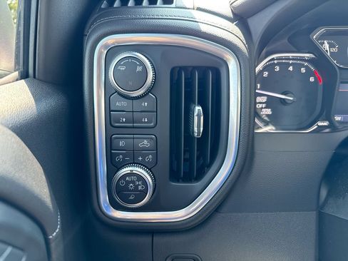 Used 2019 GMC Sierra 1500 SLT w/ SLT Premium Plus Package AWD/4WD image 18