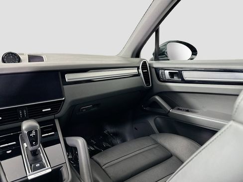 Certified 2023 Porsche Cayenne S Platinum image 26