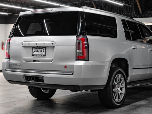 Used 2020 GMC Yukon XL Denali RWD image 11