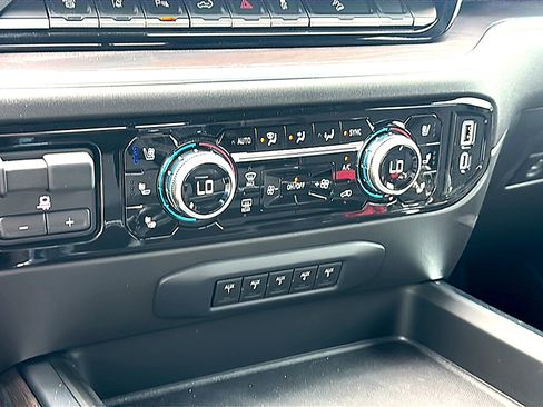 New 2025 GMC Sierra 2500 SLT w/ Texas SLT Premium Package image 26