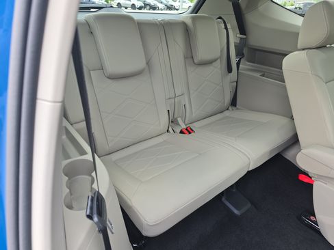 Certified 2026 Volkswagen Atlas SE w/ Panoramic Sunroof Package FWD image 12