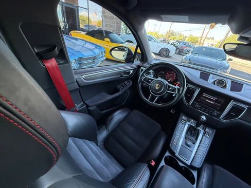 Used 2017 Porsche Macan GTS AWD/4WD image 52