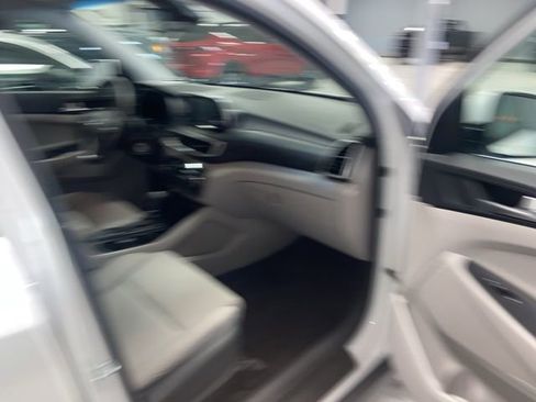 Used 2019 Hyundai Tucson SE image 12