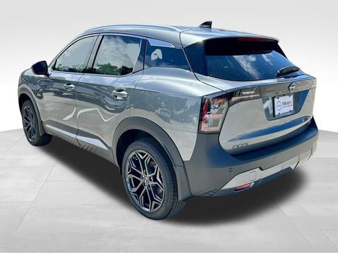 New 2026 Nissan Kicks SR FWD image 8