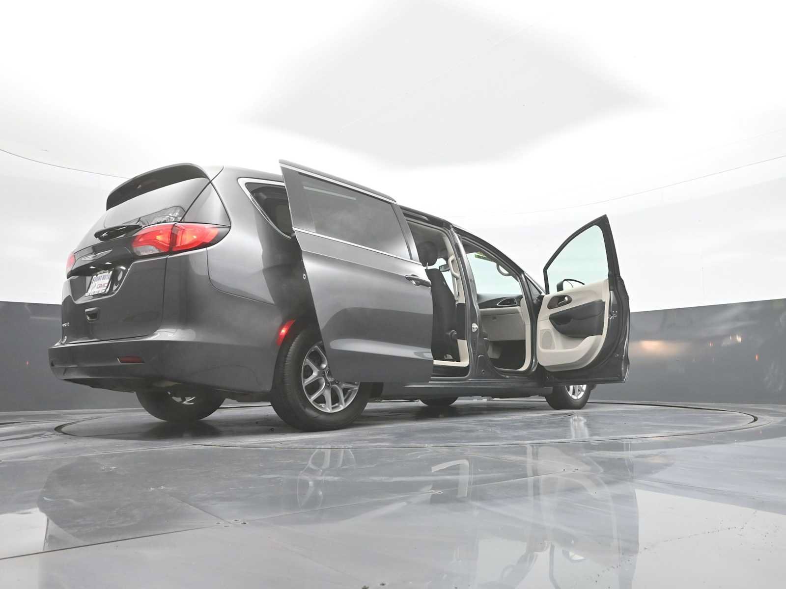 Used 2023 Chrysler Voyager LX FWD image 53