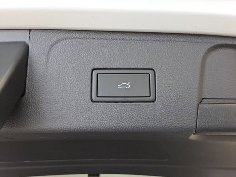 Certified 2026 Volkswagen Atlas SE w/ Panoramic Sunroof Package FWD image 21