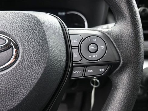 Certified 2025 Toyota RAV4 LE image 28