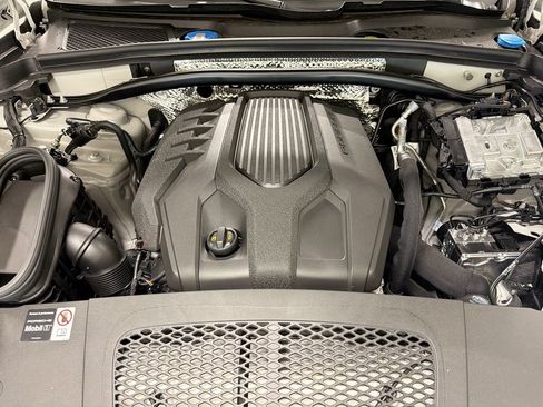 New 2026 Porsche Macan AWD/4WD image 31