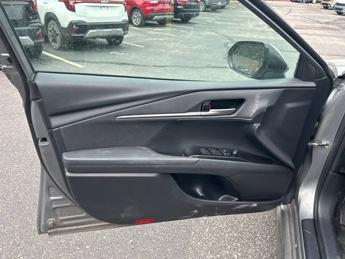 Used 2025 Toyota Camry SE FWD image 6