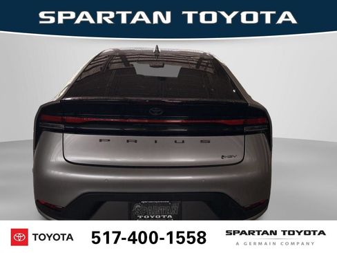 Used 2024 Toyota Prius LE AWD/4WD image 5
