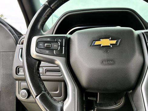 Used 2022 Chevrolet Suburban LT image 25
