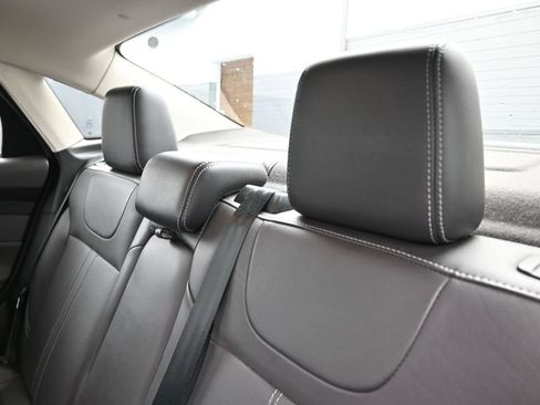 Used 2014 Ford Focus Titanium FWD image 24