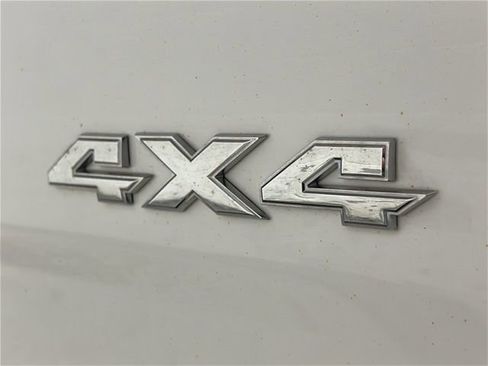 Used 2022 RAM 1500 Classic SLT image 29