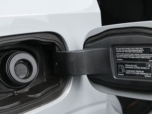 New 2026 Volvo XC60 B5 Plus w/ Protection Package Premier image 25