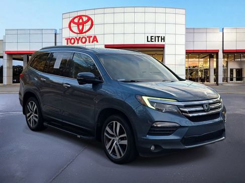 Used 2018 Honda Pilot Touring image 3