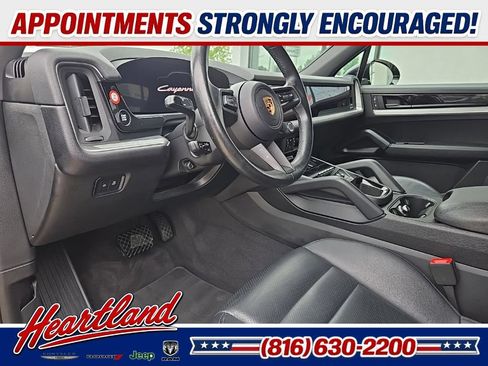 Used 2024 Porsche Cayenne w/ Premium Package AWD/4WD image 37