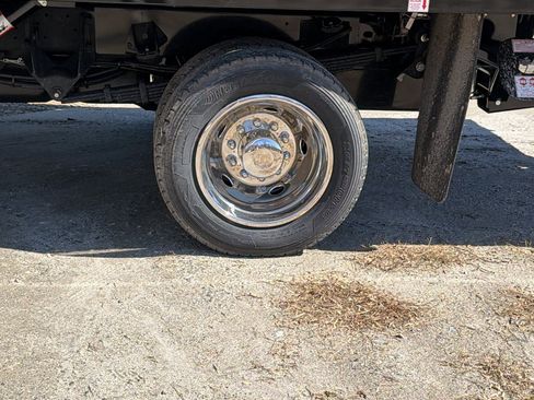 New 2025 RAM 5500 4x4 Regular Cab image 12