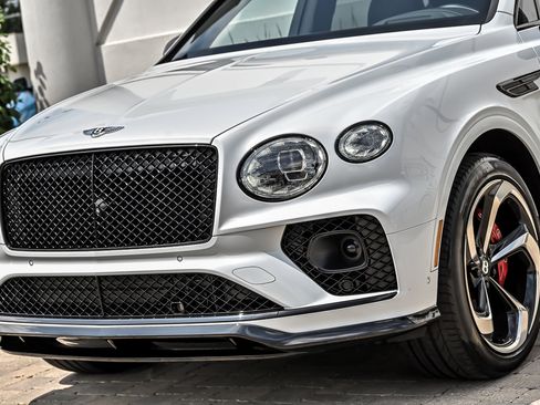 Certified 2022 Bentley Bentayga AWD/4WD image 6