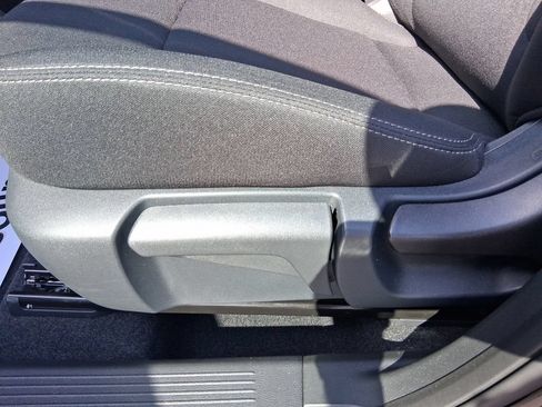 Used 2026 Nissan Rogue S FWD image 13