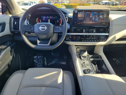 New 2026 Nissan Pathfinder SL image 10