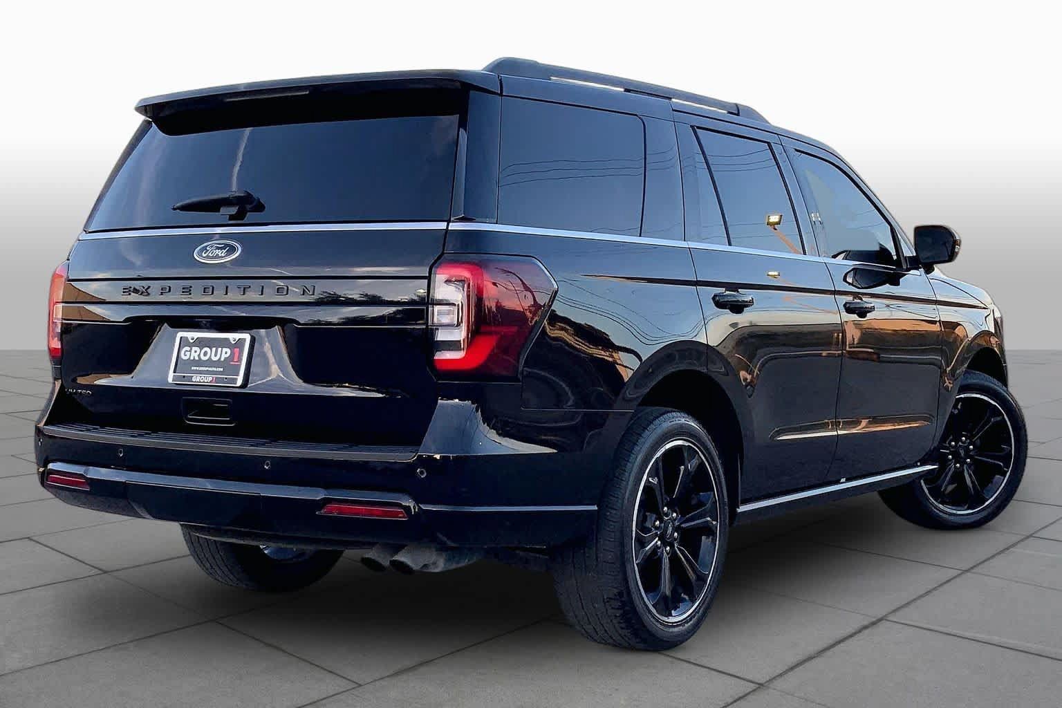 Used 2023 Ford Expedition Limited RWD image 12