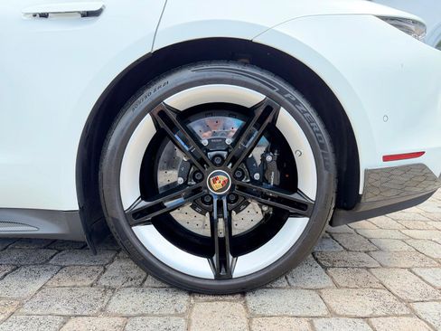 Used 2020 Porsche Taycan Turbo S image 31