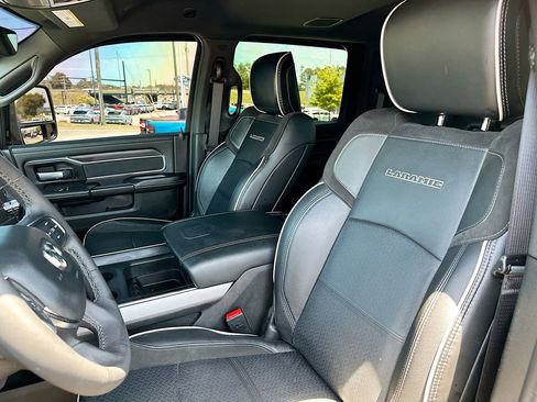 Used 2025 RAM 2500 Laramie AWD/4WD image 8